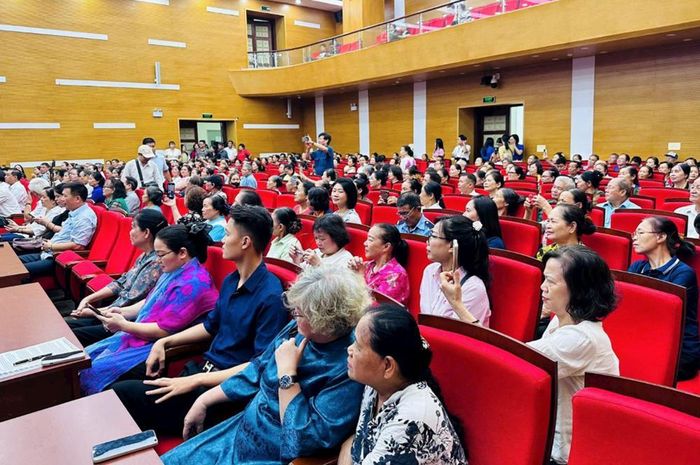 Hơn 300 người cao tuổi dự chương trình