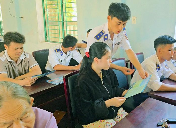 Tuyên truyền, phổ biến pháp luật đến bà con ngư dân