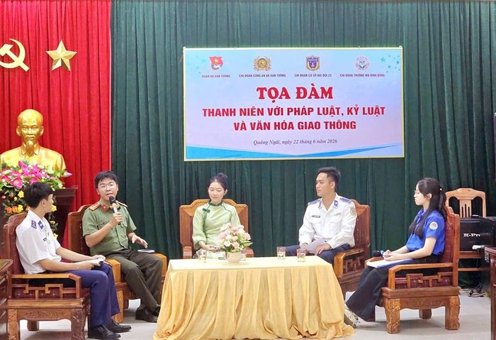 Tọa đàm thanh niên với chủ đề "Thanh niên với pháp luật, kỷ luật và văn hóa giao thông"