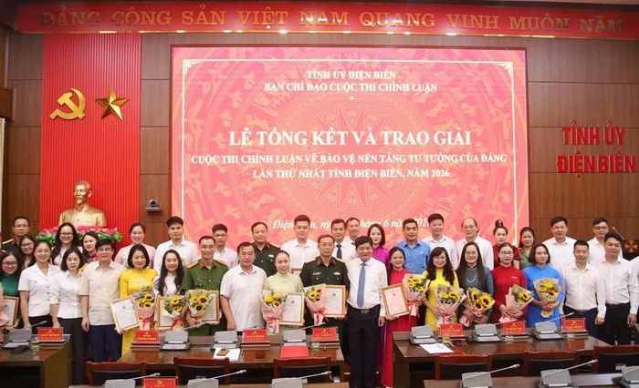 Ban Tổ chức đã trao 28 giải thưởng cho các tác giả, nhóm tác giả có tác phẩm xuất sắc