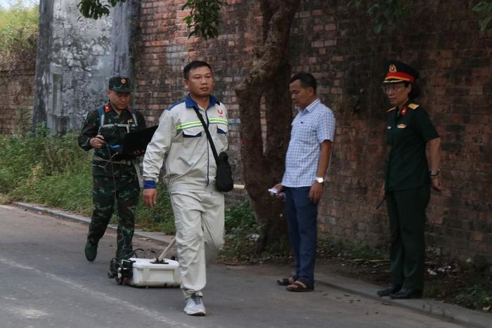 Sử dụng máy radar tần số kép khảo sát ở khu vực Cửa Chánh Tây (Kinh thành Huế)