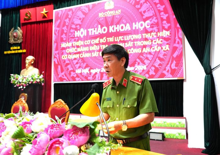 Trung tướng Trần Minh Hưởng phát biểu chào mừng Hội thảo.