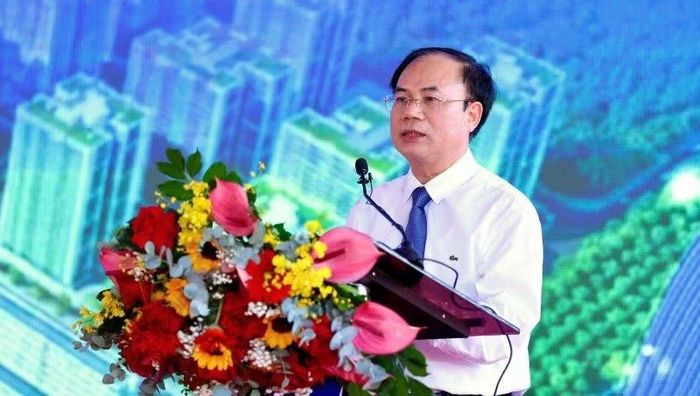  Thứ trưởng Xây dựng Nguyễn Văn Sinh phát biểu ý kiến tại lễ khởi công các dự án. 
