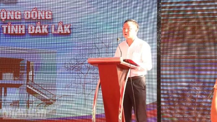 Phó Chủ tịch Ủy ban nhân dân tỉnh Đắk Lắk phát biểu tại lễ khởi công.