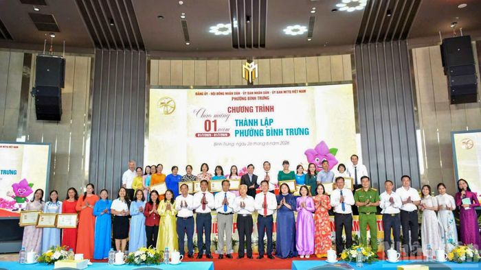 Chính quyền và nhân dân phường tiếp tục đoàn kết, đổi mới, sáng tạo, quyết tâm xây dựng phường Bình Trưng “Đồng hành doanh nghiệp-Phục vụ Nhân dân-Nâng tầm đô thị”.