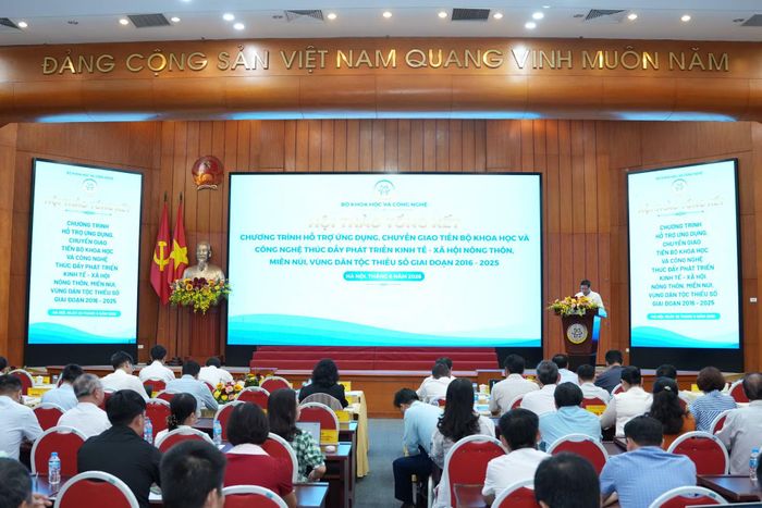 Toàn cảnh Hội thảo tổng kết Chương trình hỗ trợ ứng dụng, chuyển giao tiến bộ khoa học và công nghệ thúc đẩy phát triển kinh tế-xã hội nông thôn, miền núi, vùng dân tộc thiểu số giai đoạn 2016-2025.