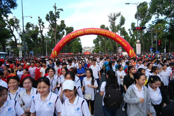 Chương trình thu hút đông đảo người dân thành phố tham gia.