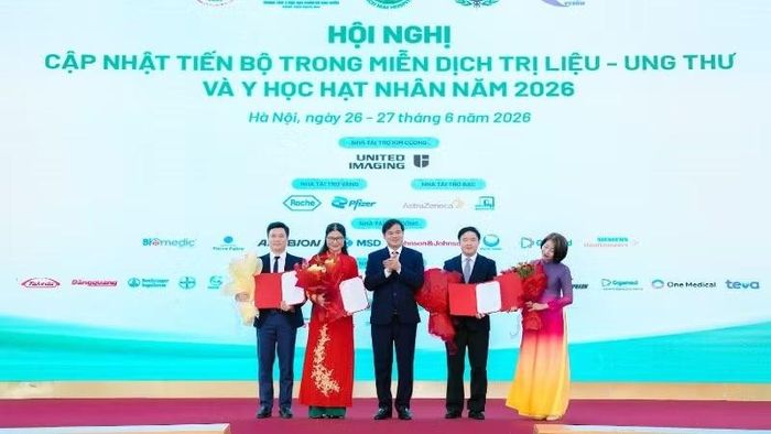  Trong khuôn khổ hội nghị, Bệnh viện Bạch Mai công bố thành lập Viện Y học hạt nhân và Ung bướu trên cơ sở Trung tâm Y học hạt nhân và Ung bướu (trước đây). 