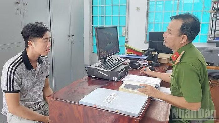 Phạm Đăng Sang tại cơ quan Công an.