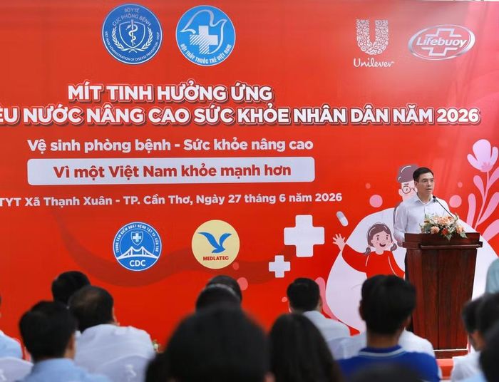 TS, BS Hà Anh Đức, Chủ tịch Hội Thầy thuốc trẻ Việt Nam phát biểu khai mạc sự kiện.