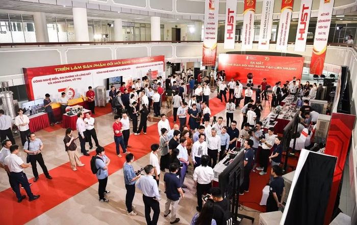 Sự kiện thu hút đông đảo sự quan tâm của đại diện lãnh đạo các bộ, ngành, UBND thành phố Hà Nội, tập đoàn kinh tế và cộng đồng khoa học công nghệ trong và ngoài nước.