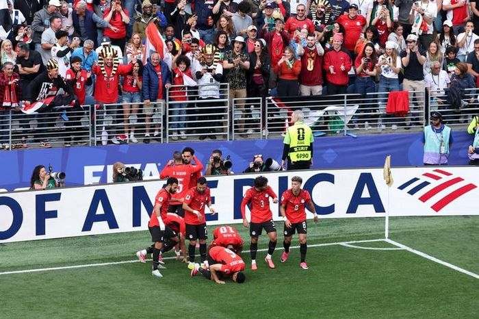  Ai Cập đánh mất ngôi đầu bảng G sau trận hòa 1-1 trước Iran 