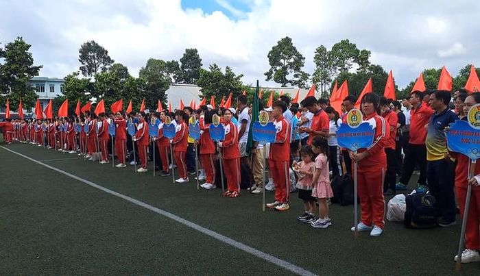 Hội thao thu hút sự tham gia của hơn 1.000 vận động viên, cổ động viên và lực lượng trọng tài đến từ 42 Công đoàn cơ sở.