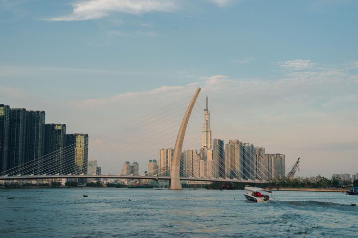 Cầu Ba Son - biểu tượng mới của TP Hồ Chí Minh. 