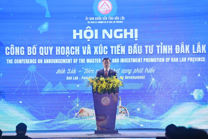  Ông Đỗ Hữu Huy, Chủ tịch UBND tỉnh Đắk Lắk phát biểu tại hội nghị 