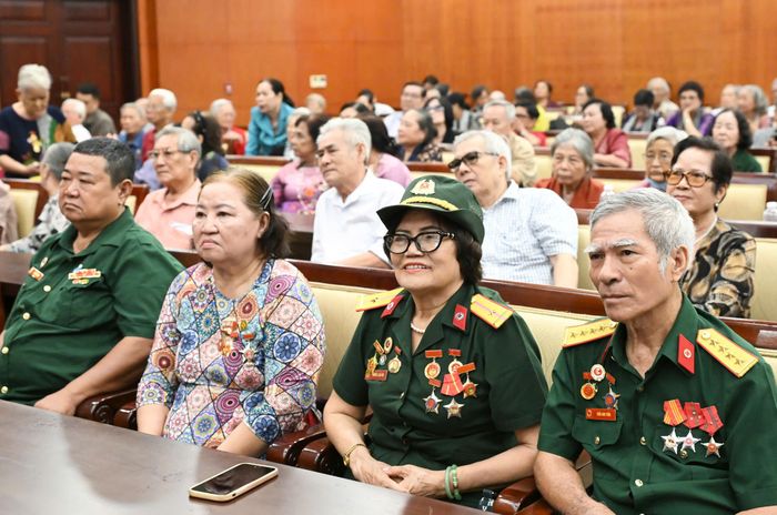 Các đại biểu dự họp mặt. Ảnh: VIỆT DŨNG