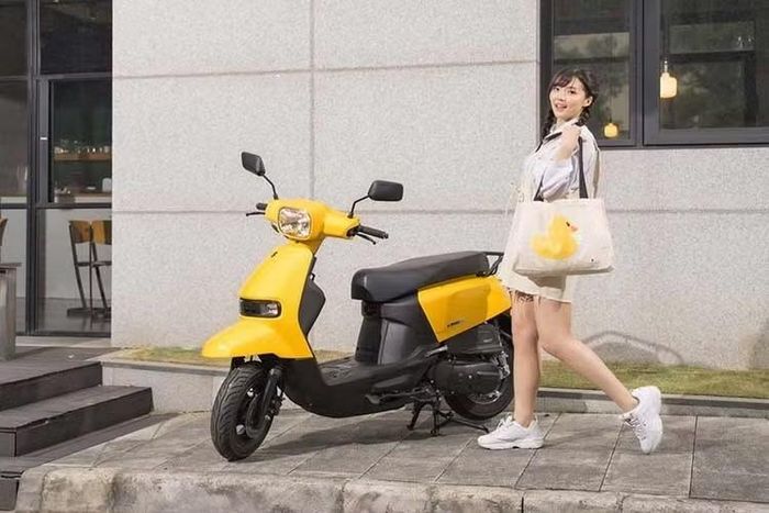 Cung cấp sức mạnh cho xe là động cơ xi-lanh đơn dung tích 124cc, 4 thì, SOHC, 2 van, làm mát bằng không khí, tích hợp công nghệ Suzuki Eco Performance (SEP). Khối động cơ này sản sinh công suất tối đa 8,84 mã lực tại 7.000 vòng/phút và mô-men xoắn cực đại 9,6 Nm tại 6.000 vòng/phút, kết hợp cùng hộp số vô cấp CVT.