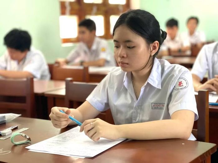 Thí sinh bước vào môn thi Ngữ văn.