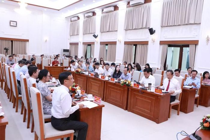 Các đại biểu tham dự hội nghị.
