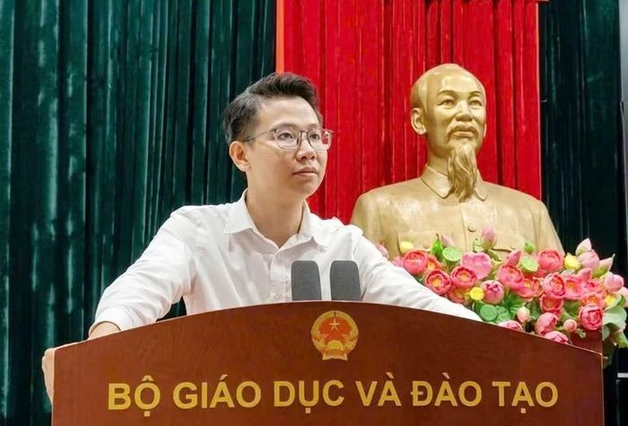Ông Nguyễn Mạnh Tài chia sẻ tại một hội thảo do Bộ GD&amp;ĐT tổ chức.