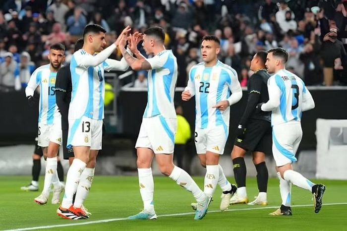 Trang SportsGambler dự đoán tuyển Argentina sẽ thắng cách biệt Jordan, tỷ số được gợi ý là 3-0.