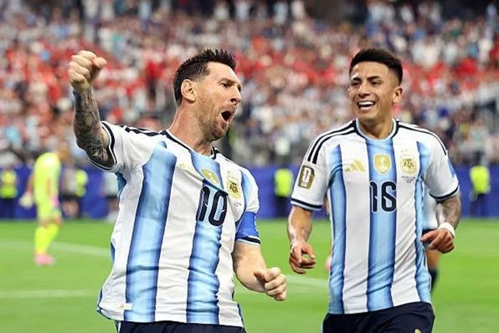 Argentina đã đánh bại Algeria 3-0 và tiếp đó thắng Áo 2-0, sớm giành vé đi tiếp vào vòng knock-out với ngôi nhất bảng I.