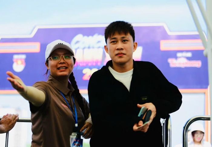 Có một số trường hợp nhầm lẫn luồng check-in hoặc vé không trùng khớp thông tin trên CCCD bản gốc (hoặc VNeID), sẽ được hướng dẫn trực tiếp theo đúng quy định của BTC.