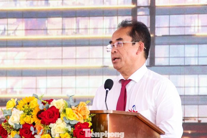 Phó Chủ tịch UBND TP. Đà Nẵng Trần Anh Tuấn yêu cầu chủ đầu tư cần thực hiện đồng thời nhà ở thương mại và nhà ở xã hội đúng với tinh thần nhân văn “không để ai bị bỏ lại phía sau”.
