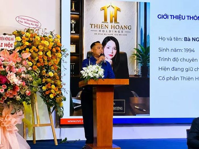 Ông Đỗ Thành Nhân - cựu Chủ tịch Hội đồng quản trị của Công ty CP Louis Holdings chia sẻ với cổ đông NRC. Ảnh: FILI.