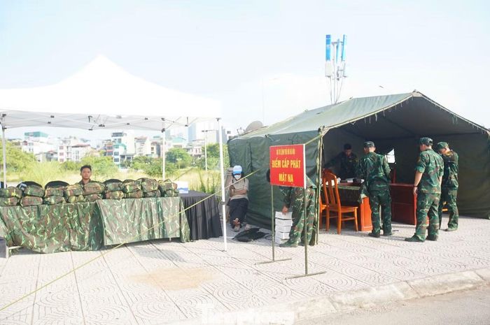 Đơn vị bố trí điểm cấp phát bắn pháo hoa để phòng tình huống ngoài ý muốn như cháy nổ.