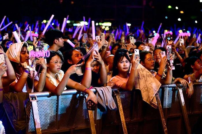 Mọi khoảnh khắc của Quang Hùng MasterD trên sân khấu đều được khán giả lưu lại.
