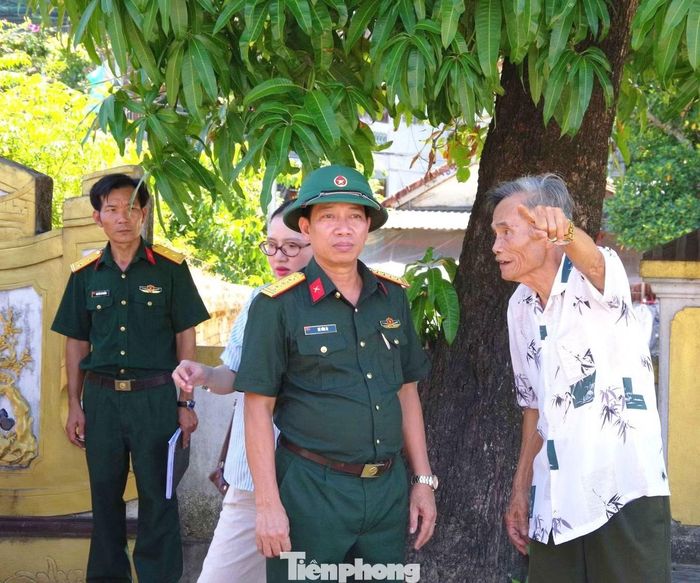 Trước khi triển khai thiết bị chuyên dụng, Bộ Chỉ huy Quân sự TP. Huế đã nhiều lần tổ chức khảo sát thực địa, đối chiếu tài liệu và xác minh thông tin tại các địa điểm nghi có mộ tập thể liệt sĩ. Mới đây nhất, lực lượng chức năng tiếp tục khảo sát khu vực cửa Hữu sau khi tiếp nhận thêm nguồn tin từ các cựu chiến binh từng tham gia chiến đấu tại Huế.