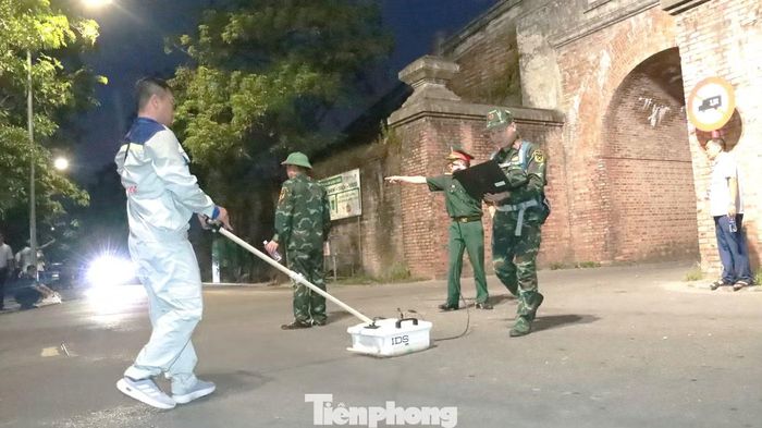  Trong đợt khảo sát lần này, radar xuyên đất được sử dụng tại nhiều điểm nghi vấn trong Kinh thành Huế với tổng diện tích rà quét khoảng 1.350 m2. Các vị trí khảo sát được lựa chọn trên cơ sở tổng hợp thông tin từ nhân chứng, cựu chiến binh, người dân địa phương và các nguồn tư liệu lịch sử liên quan đến cuộc Tổng tiến công và nổi dậy Xuân Mậu Thân 1968. 
