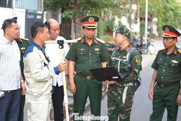  Trong đợt khảo sát này, Trung tướng Hà Thọ Bình - Tư lệnh Quân khu 4, yêu cầu quá trình thăm dò, thu thập và phân tích dữ liệu phải được thực hiện chặt chẽ, kết hợp giữa kết quả kỹ thuật với thông tin lịch sử và lời kể nhân chứng nhằm nâng cao độ chính xác trong xác định vị trí chôn cất liệt sĩ. 