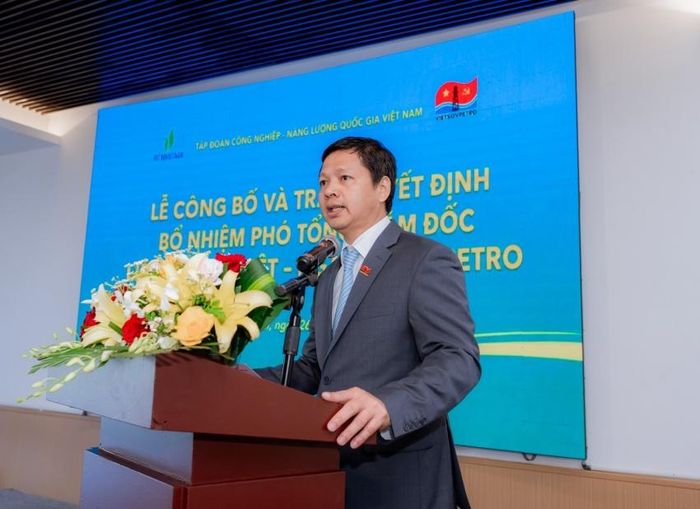 Tân Phó Tổng Giám đốc Vietsovpetro Nguyễn Đức Chính phát biểu nhận nhiệm vụ.