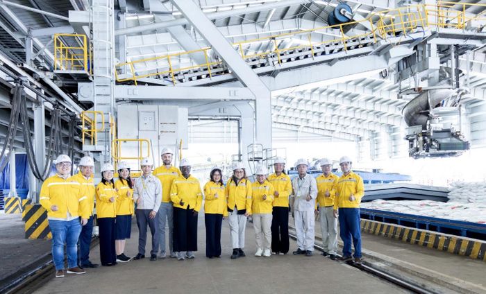 Đoàn công tác tìm hiểu năng lực sản xuất phân bón của PVCFC.