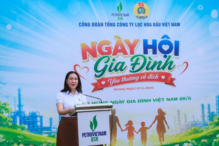 Bà Trương Thị Thu Hà - Chủ tịch Công đoàn cơ sở BSR nhìn nhận, các hoạt động chào mừng Ngày Gia đình Việt Nam là món quà tinh thần thiết thực nhằm góp phần giúp các CBCNV xây dựng gia đình hạnh phúc, tiến bộ, văn minh.