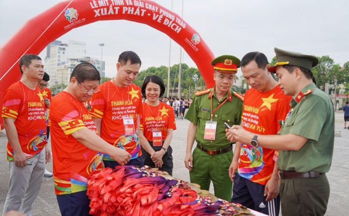 Đa dạng hóa các hình thức tuyên truyền phòng chống ma túy.