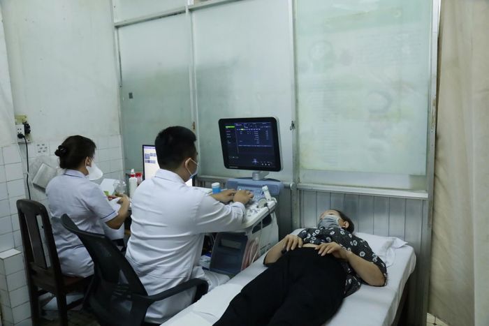 Người dân TP.HCM được khám sức khỏe miễn phí.