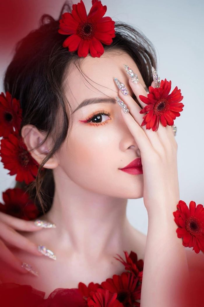  Tú Quyên từng giành danh hiệu Quán quân Người mẫu thương hiệu thời trang cao cấp Việt Nam năm 2018, Miss Korea - Vietnam 2018, Siêu sao mẫu nhí Việt Nam 2022. 