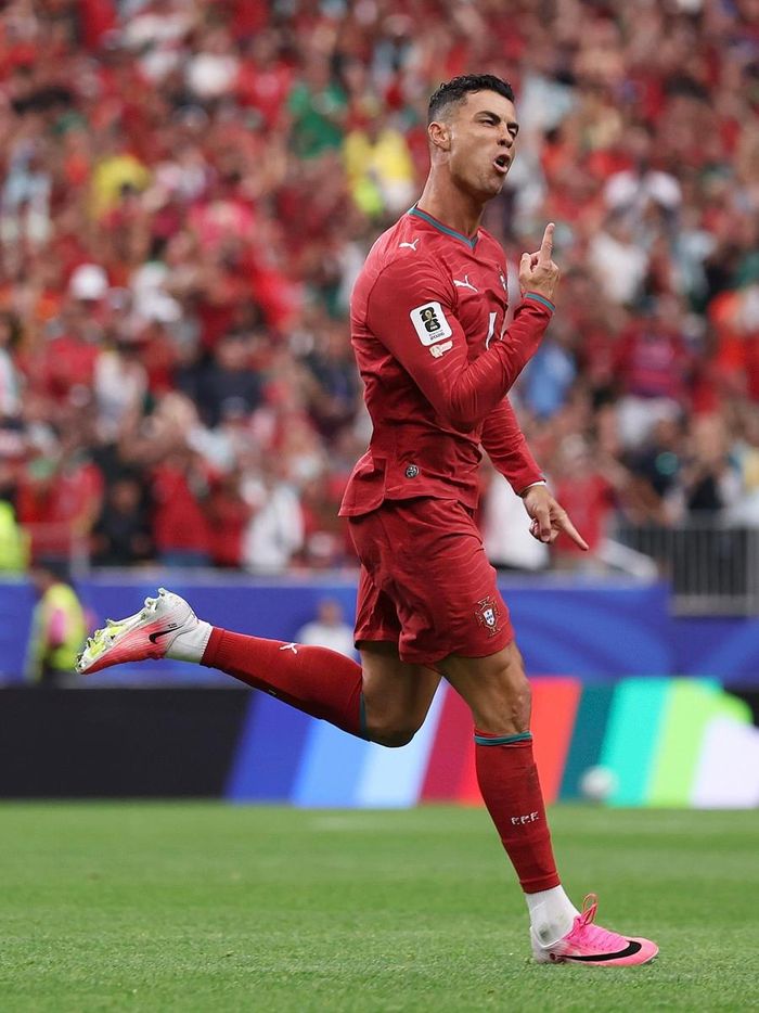 Theo chuyên gia Chris Sutton, Ronaldo có thể ghi bàn nhưng chưa chắc giúp Bồ Đào Nha thắng trận. Ảnh: X Fabrizio Romano