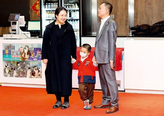 Gia đình ông Cai Lei. Ảnh: Global People