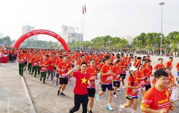 Tại Thanh Hóa có khoảng 3.000 người tham gia chạy bộ vì cộng đồng không ma túy
