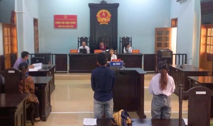  Quang cảnh phiên tòa.