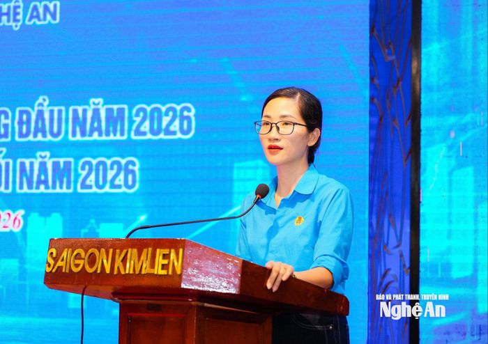 Đại diện Công đoàn xã Tân Kỳ phát biểu tại hội nghị. Ảnh: TL