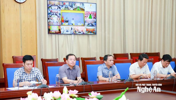 Các đại biểu dự hội nghị tại điểm cầu UBND tỉnh Nghệ An. Ảnh: Thành Duy