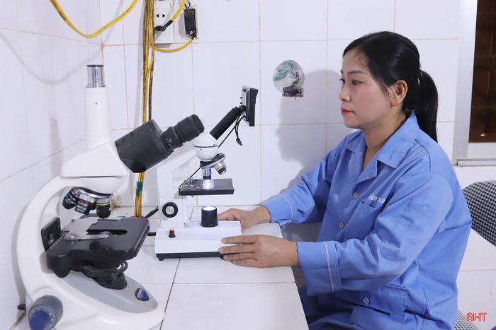  Gia đình là điểm tựa để vợ chồng chị Linh yên tâm cống hiến cho công việc. 