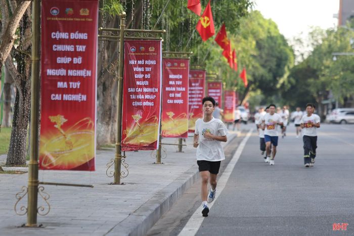 Những bước chạy lan tỏa thông điệp ý nghĩa hưởng ứng Tháng hành động phòng, chống ma túy năm 2026.