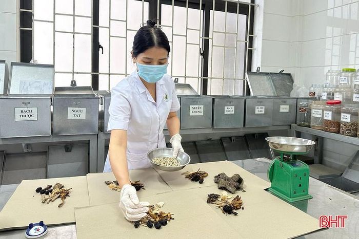 Danh mục thuốc YHCT được quỹ BHYT chi trả từ hơn 10 năm nay không được bổ sung.