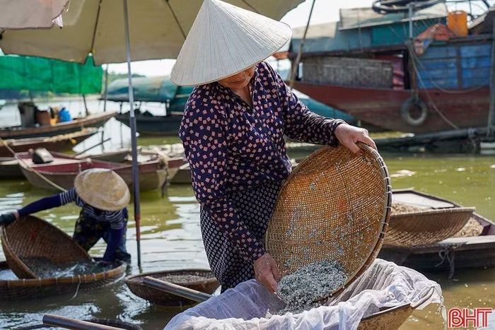  Những món ăn dân dã từ sông quê kết tinh sự chắt chiu, cần cù của người dân ven sông. Ảnh Sỹ Hoàng 